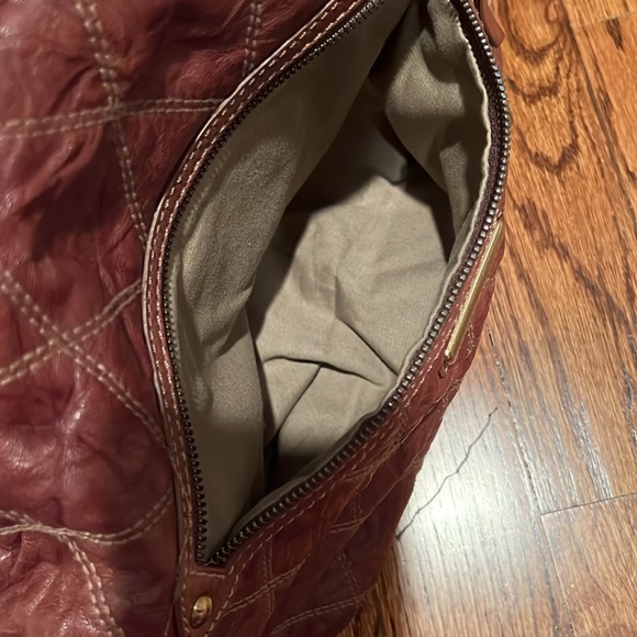 Isabella Fiore chocolate brown hobo handbag - Picture 8 of 13